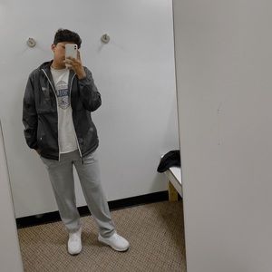 Meet your Posher, Jonathan